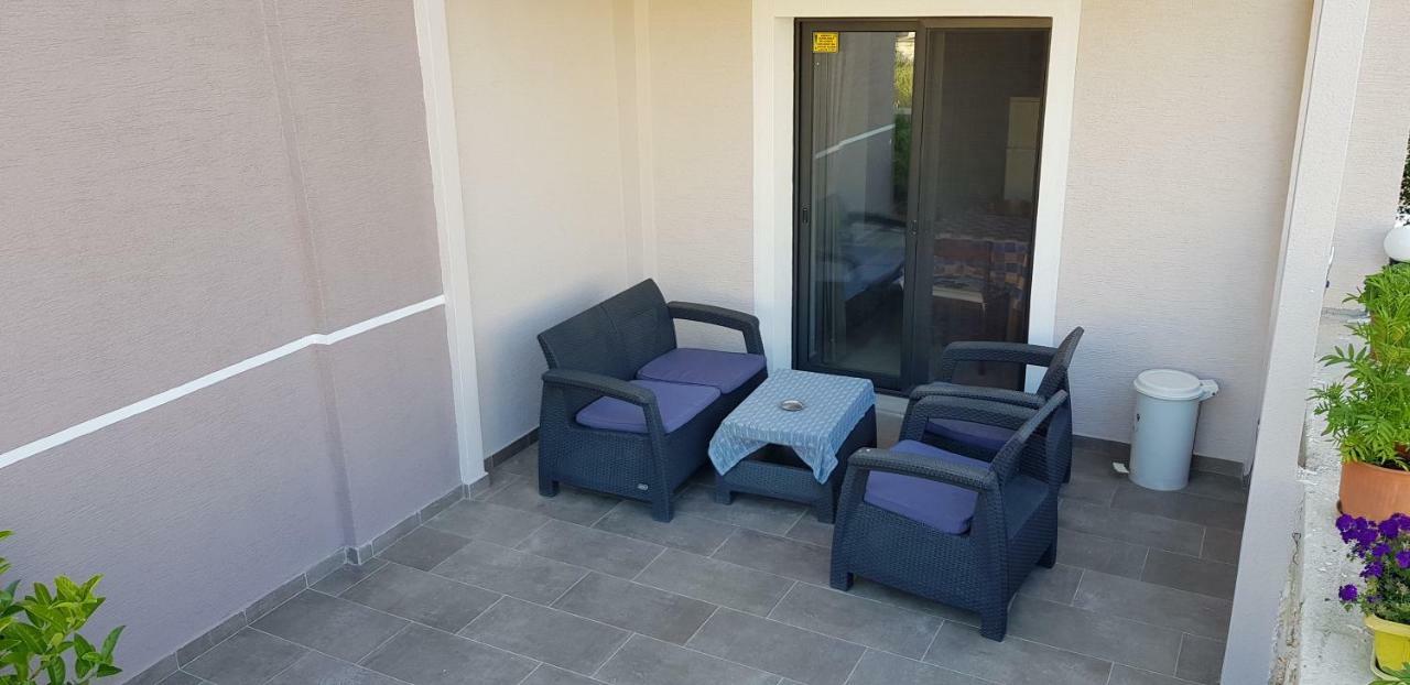Apartments Villa Dovinefa Ksamil Exterior foto